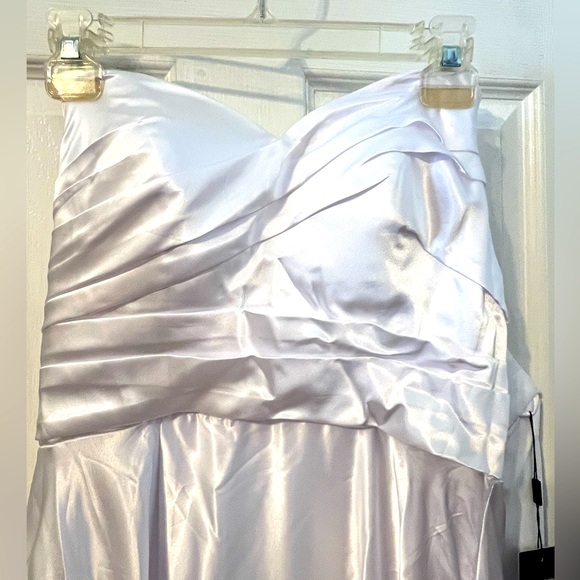 NEW with tag Long white sexy strapless satin gown wedding prom formal sz 4 - Picture 3 of 7